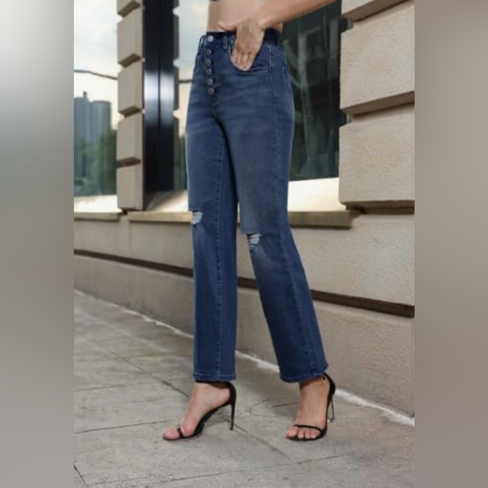 Stylish Women's Straight Leg Jeans